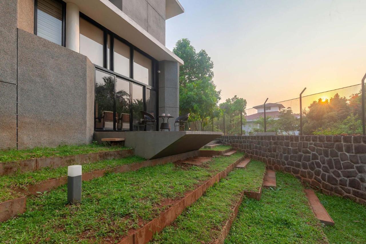Villa Foresta By Stayvista With Modern Decor, Swimming Pool & Expansive Lawn For A Perfect Escape Lonavala Exterior foto
